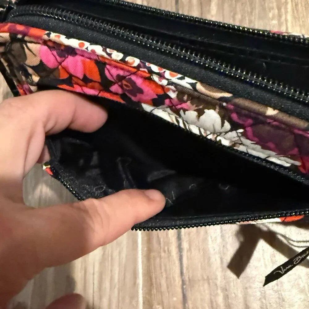 VERA BRADLEY - Turnlock Wallet in the Rosewood Pattern - Picture 4 of 4